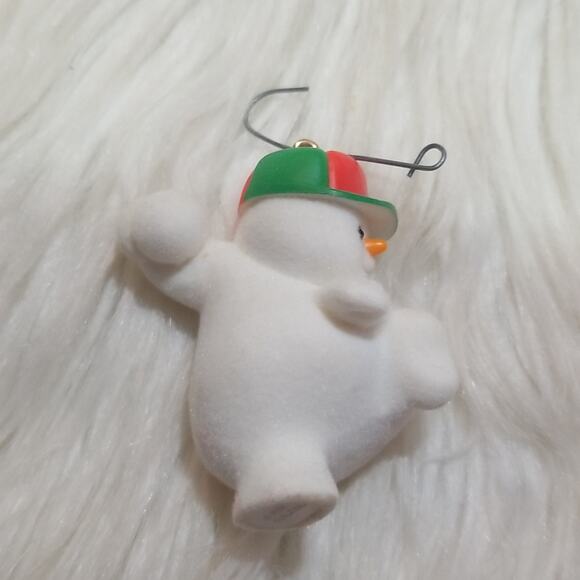 Vintage Hallmark Keepsake Ornament Snow-pitching Snowman 1985 - Picture 5 of 5